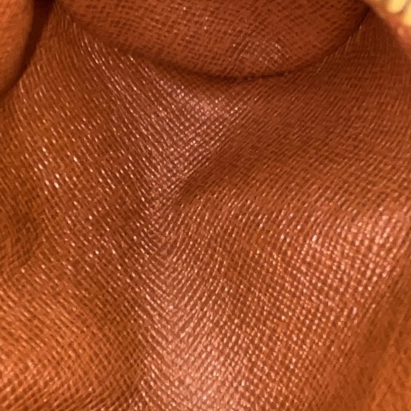 Auth Louis Vuitton Monogram Papillon
Pouch - Picture 16 of 16